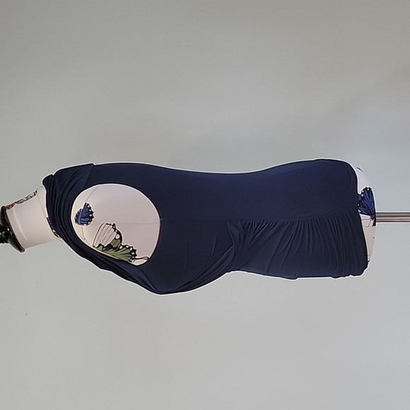 Arden B. Dark Blue Sleeveless Top - Form Fitting, Size M - Picture 2 of 7